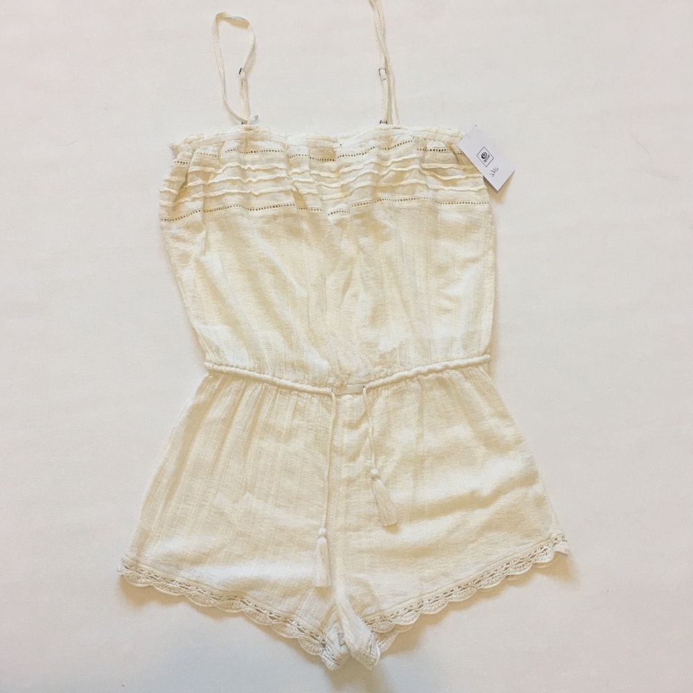 Rip curl white romper jumpsuit short size XL new